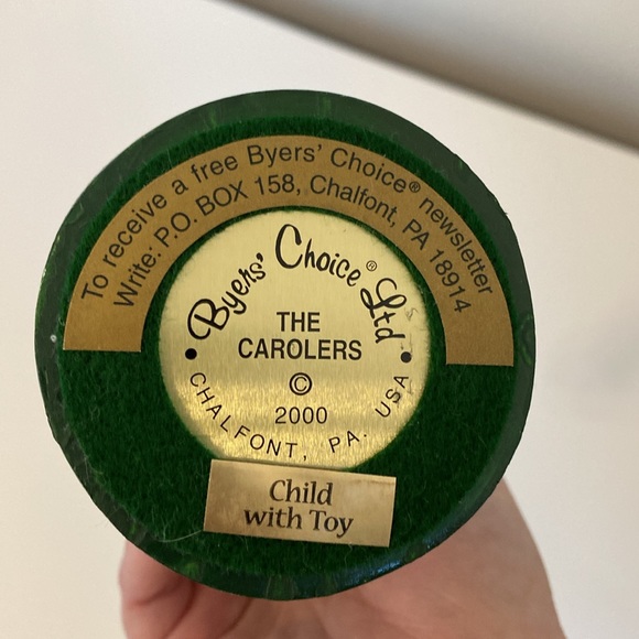 Limited Edition Byers' Choice Child with Teddy Bear - Picture 9 of 9